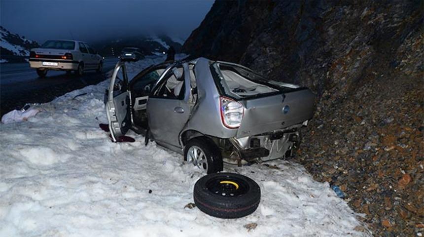 Öğretmen çifti kaza ayırdı