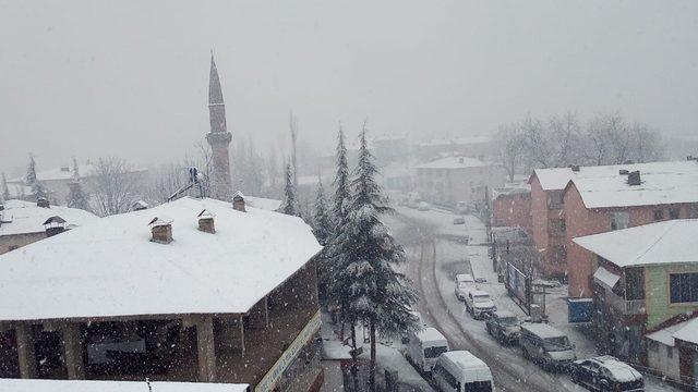 Hakkari ve Çukurca’da kar yağışı