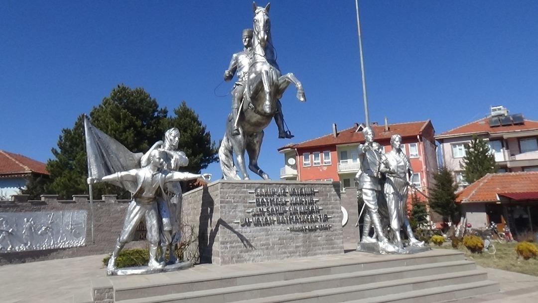 Dumlupınar şiiri, sosyal medyada b&uuml;y&uuml;k ilgi g&ouml;r&uuml;yor