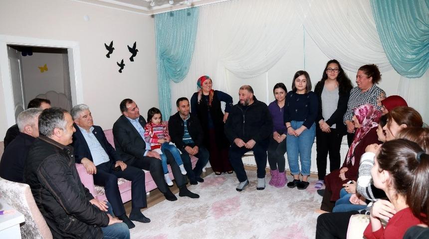 Çankaya Belediye Başkanı Alper Taşdelen’den ev ziyareti