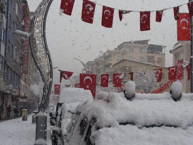 Hakkari’de Mart ayında kar sürprizi