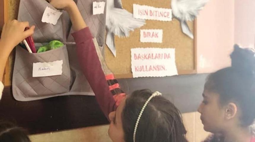 K&ouml;y okulundan &ouml;rnek proje &rsquo;&rsquo;Askıda kırtasiye&rsquo;&rsquo;