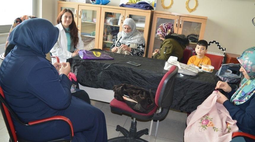 Ev kadınlarından &lsquo;G&ouml;z nuru &uuml;r&uuml;nler&rsquo; sergisi