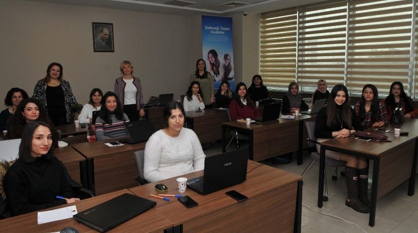 Gaziantep&rsquo;te "Geleceği Yazan Kadınlar" Projesi Başladı