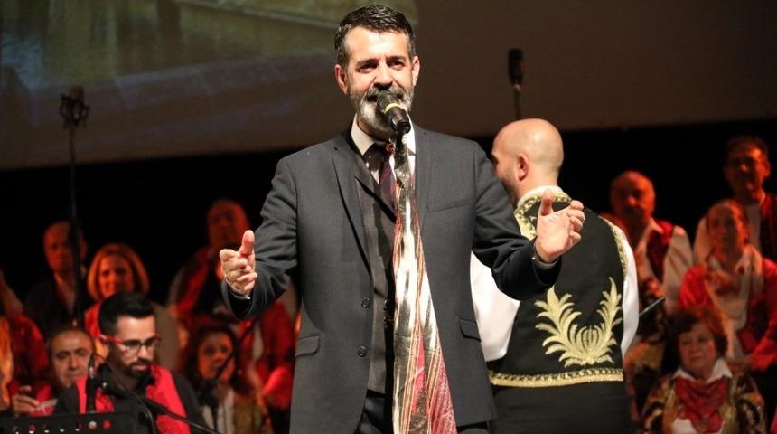 Bayraklı’da halk müziği konseri