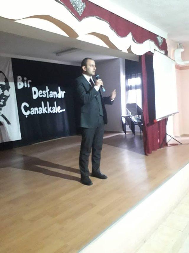 Dumlupınar’da ’’İslam ve gençlik’’ konulu konferansı