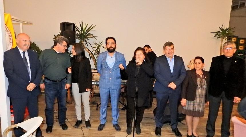 &Ccedil;eşme&rsquo;yi birleştiren yemek