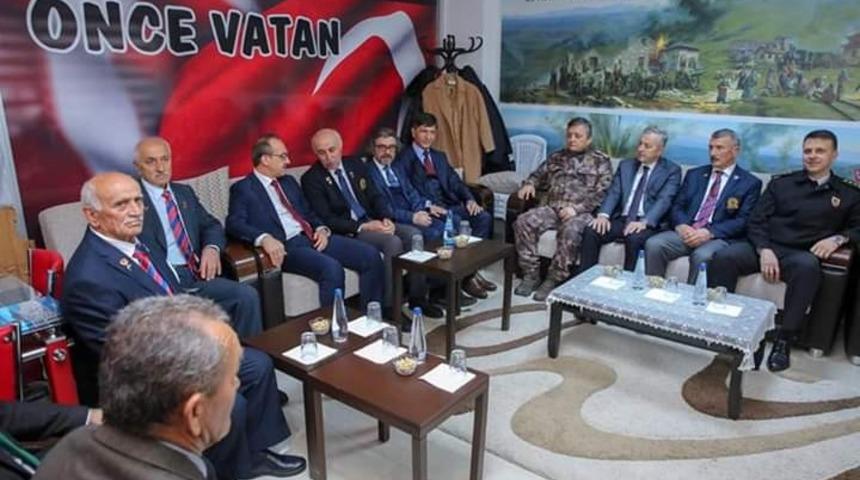 Vali Yavuz: "Şehit ailelerimizin ve gazilerimizin her zaman yanındayız&rdquo;