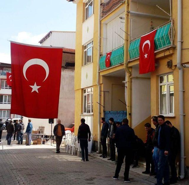 Kütahyalı baba, oğlunun şehit haberini torununun mevlidinde aldı