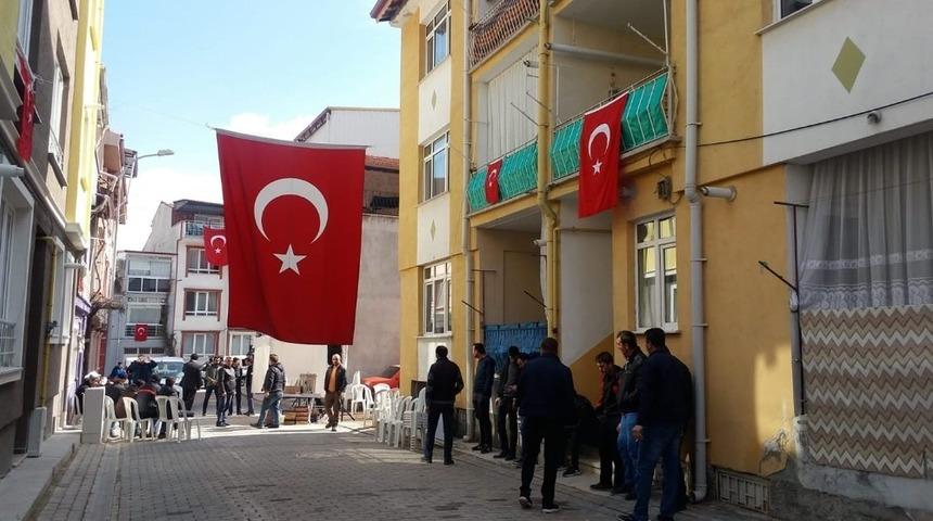 K&uuml;tahyalı baba, oğlunun şehit haberini torununun mevlidinde aldı