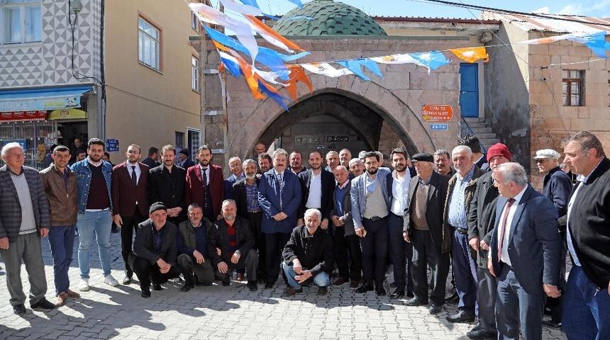 Başkan Palancıoğlu B&uuml;y&uuml;kb&uuml;r&uuml;ng&uuml;z mahallesinde vatandaşlarla bir araya geldi