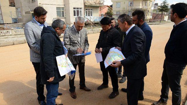 Isparta Belediyesi’nden iki mahalleye hizmet yağmuru