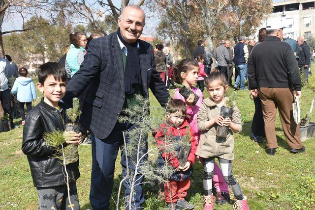 Garaj yapılacak alana fidan diktiler