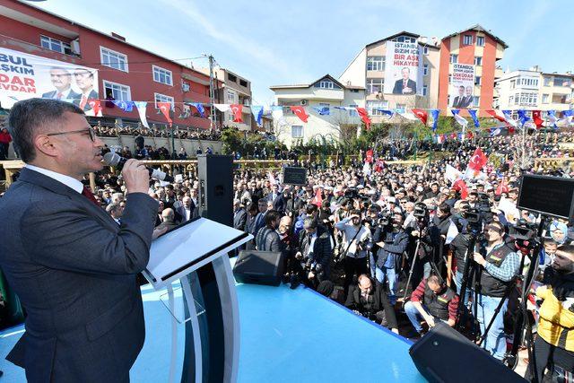 Binali Yıldırım Üsküdar'da konuştu