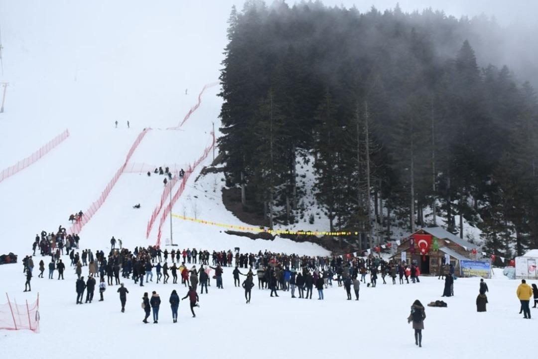 Artvin&rsquo;de 6. Geleneksel Kar Şenliği