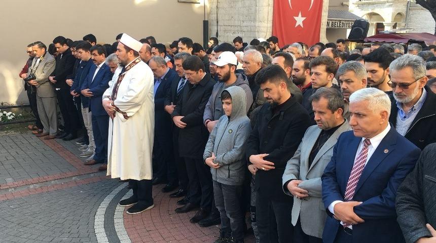 Yeni Zelanda’daki katliamda hayatını kaybedenleriçin gıyabı cenaze namazı