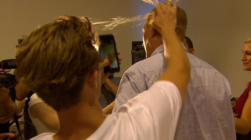 Avustralyalı senatörü yumurtayla protesto eden gençten destekçilerine teşekkür