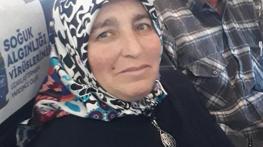 MHP'li başkanın eşini, oğlunun d&uuml;ğ&uuml;n&uuml;nde &ouml;ld&uuml;rd&uuml;ler!