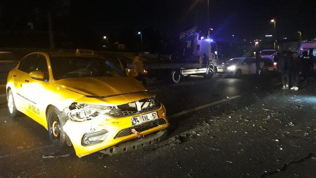 Bakırköy'de zincirleme trafik kazası: 5 yaralı