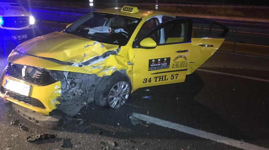 E-5'te can pazarı! 5 ara&ccedil; birbirine girdi: Yaralılar var