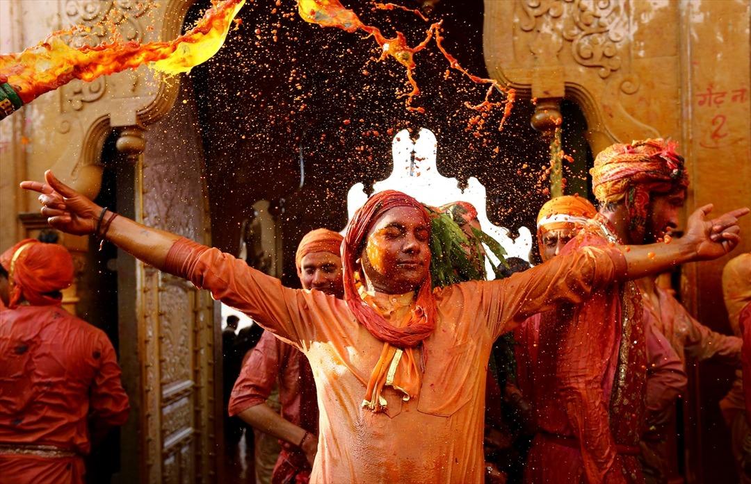 Hindistan'da kışa b&ouml;yle veda ettiler