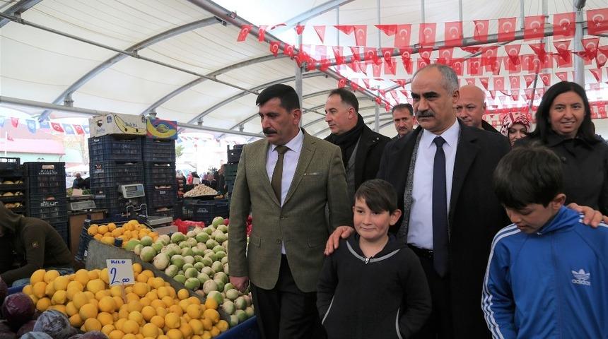 Modern hale getirilen Cumartesi Pazarı hizmete a&ccedil;ıldı