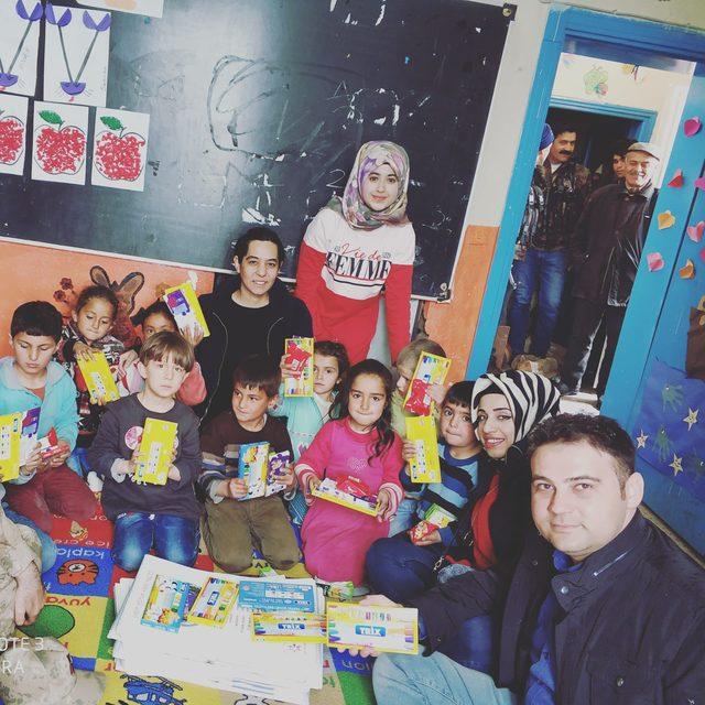 Mehmetçik ten anaokul öğrencilerine kırtasiye ve giyim yardımı 3