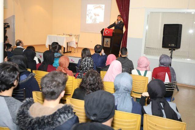 Gençler Mehmet Akif Ersoy’u andı