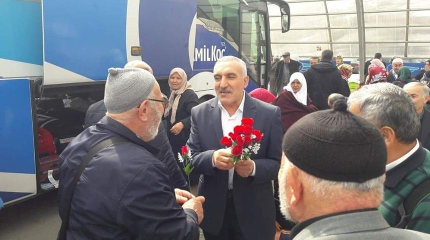 65 kişilik umre grubu Çaycuma’ya döndü