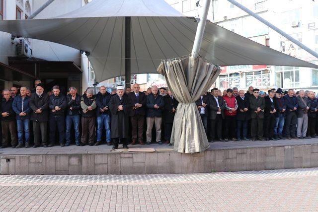 Yeni Zelanda şehitleri için gıyabi cenaze namazı kılındı