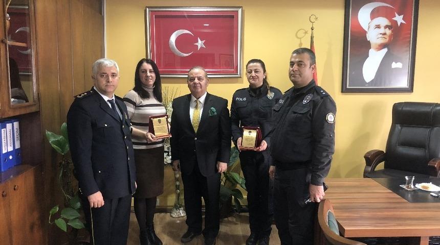 Menteşe’de başarılı kadın polisler ödüllendirildi