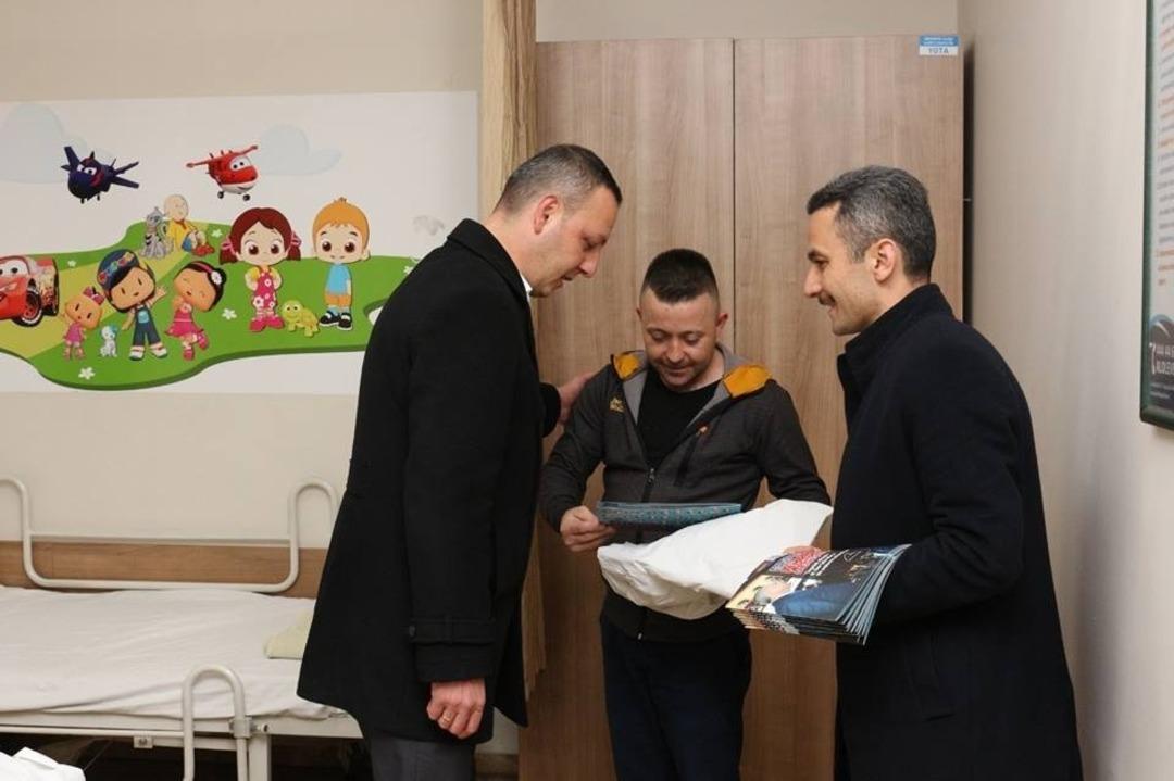 Dr. &Ouml;mer Selim Alan, gece g&uuml;nd&uuml;z &ccedil;alışıyor