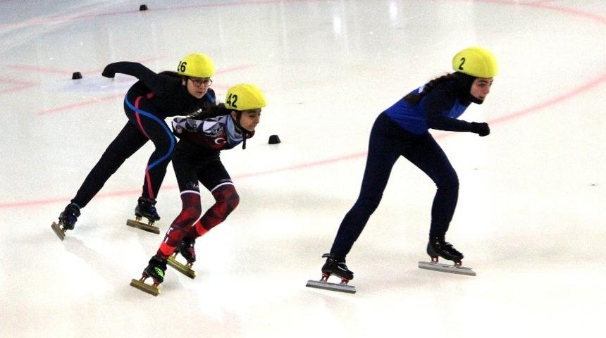 Short Track Federasyon Kupası yarışları Erzurum’da yapıldı