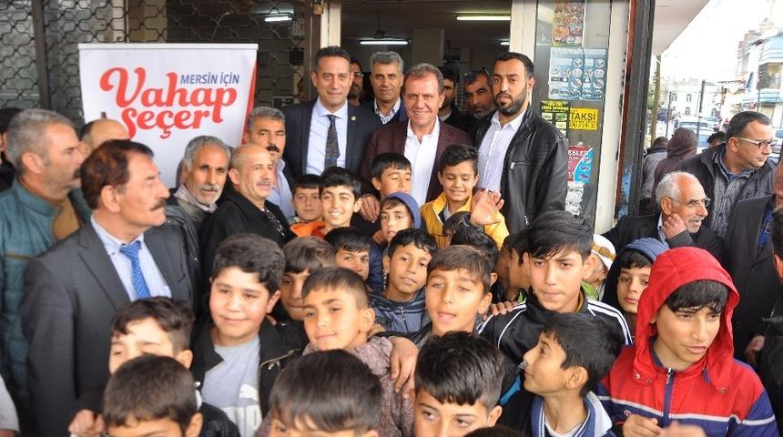 &Ccedil;ocuklar başkan adayı Se&ccedil;er&rsquo;den &uuml;st ge&ccedil;it istedi