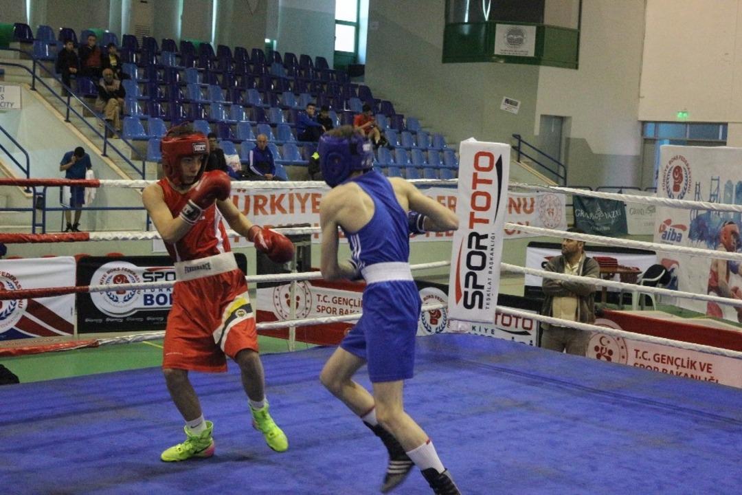 T&uuml;rkiye Boks Şampiyonası final ma&ccedil;larıyla sona erdi