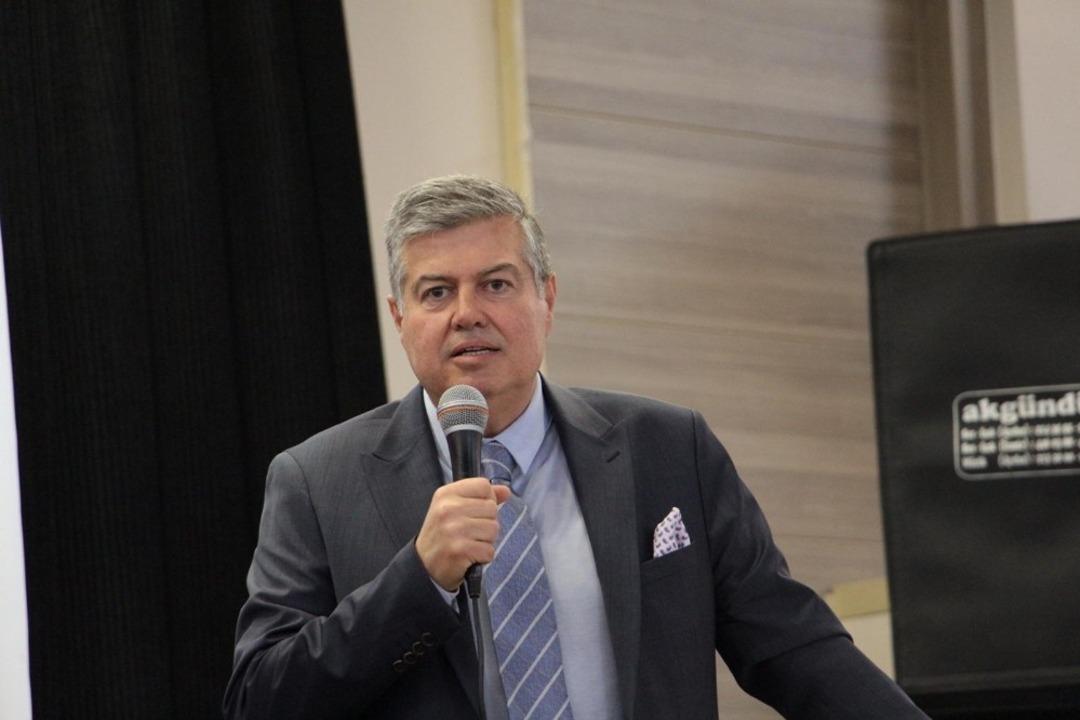 AK Parti Kuşadası Belediye Başkan adayı Fuat Akdoğan projelerini tanıttı