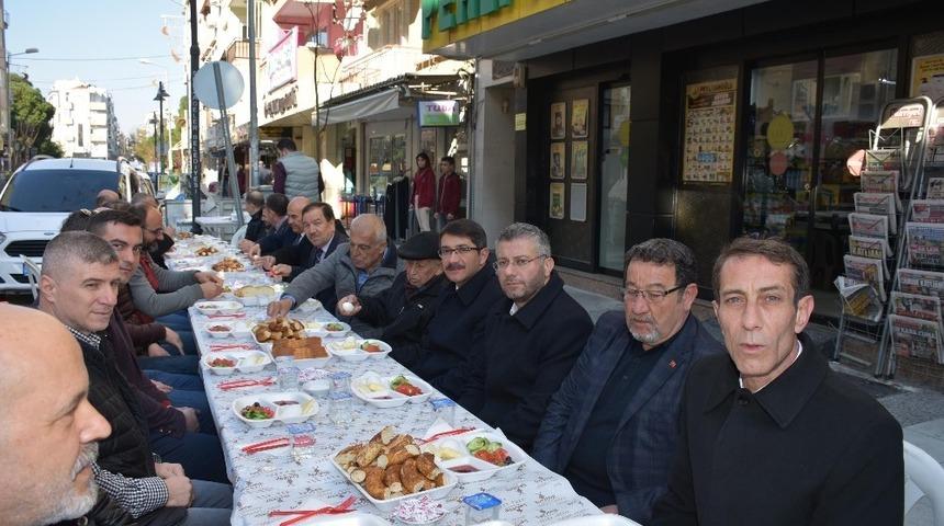 Başkan Çelik esnaf sofrasına konuk oldu