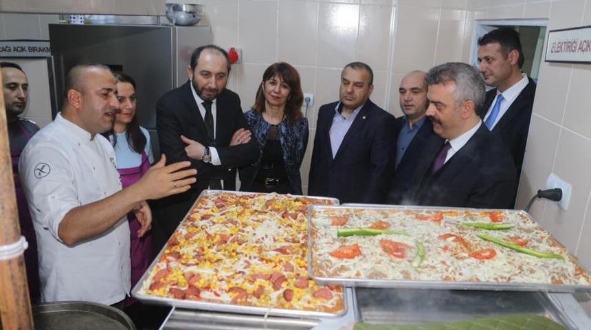 Rektör Alkan’dan glutensiz mutfakta inceleme