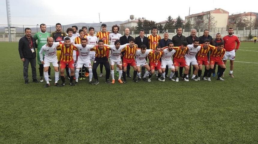 Kaymakamlar Gercüş Bağlarspor-Beşirispor maçını izledi