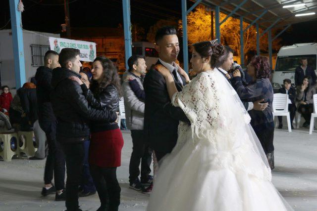 Sosyal medya grubu, genç çiftin düğün hayalini gerçekleştirdi
