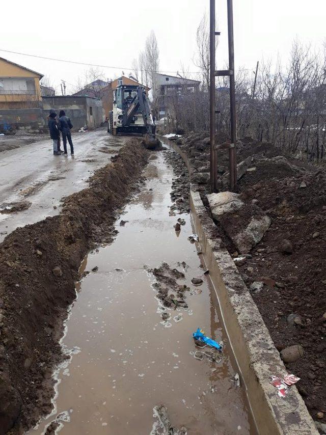 Güroymak’ta dere temizleme çalışması 1