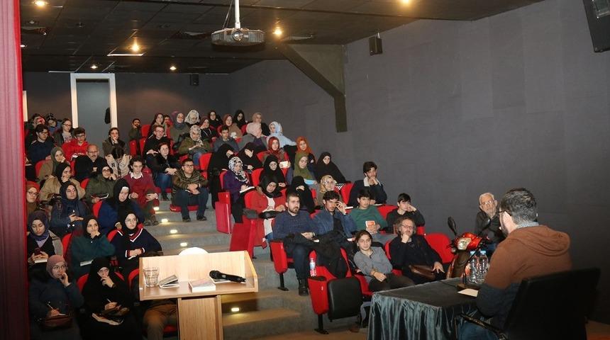 Ödüllü yazar OSM’de okurlarıyla buluştu