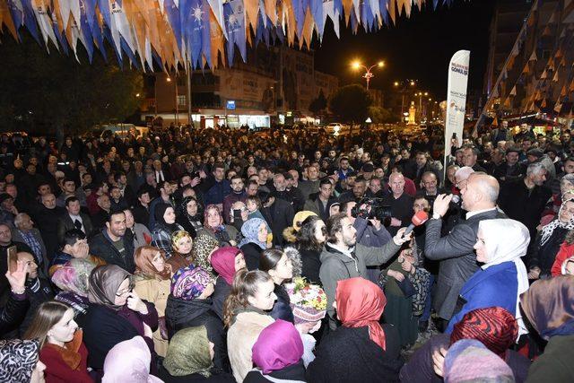 Gençlerden Togar’a konvoylu destek