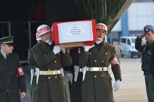 Şehit Uzman Çavuş Temel'in naaşı Gümüşhane'ye uğurlandı