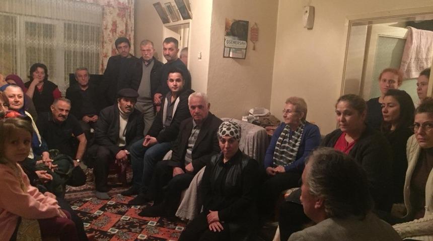 Ayan, se&ccedil;im &ccedil;alışmalarını s&uuml;rd&uuml;r&uuml;yor