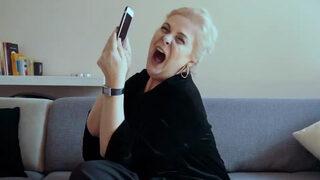 YouTube kanalı açan Nurseli İdiz, sosyal medya fenomenlerini ti'ye aldı!