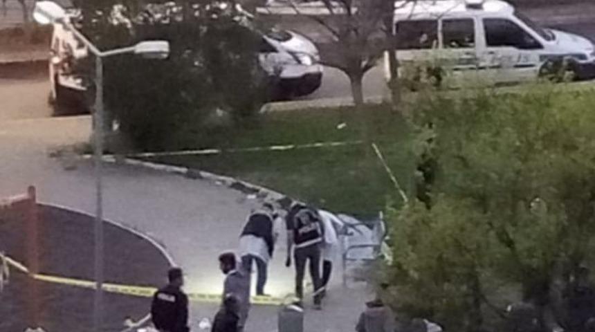 Çocuk parkında enişte dehşeti!