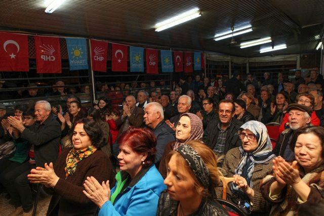 CHP Efeler adayı Fatih Atay, seçim çalışmalarını sürdürüyor