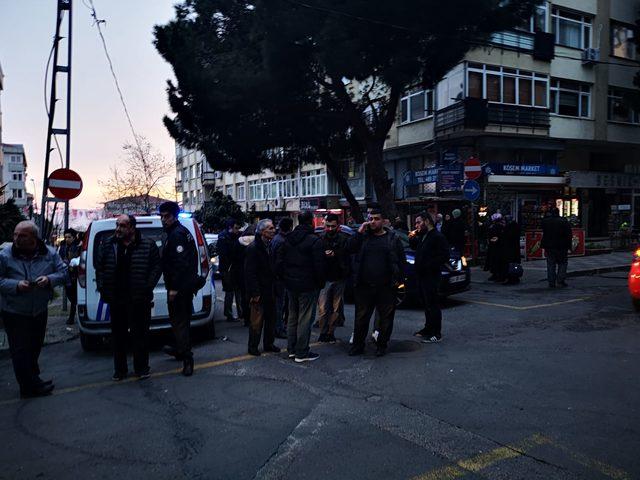 Maltepe'de güzergah değiştiren minibüs kaza yaptı:3 yaralı