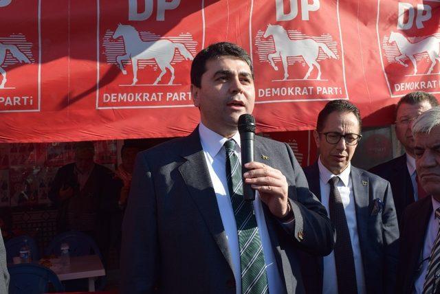 Demokrat Parti’nin Aliağa’daki seçim bürosu açıldı
